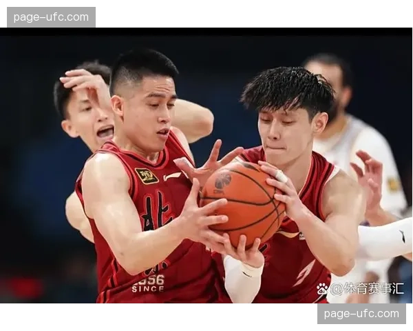 NBA关怀行动在芝加哥举办青少年篮球训练营